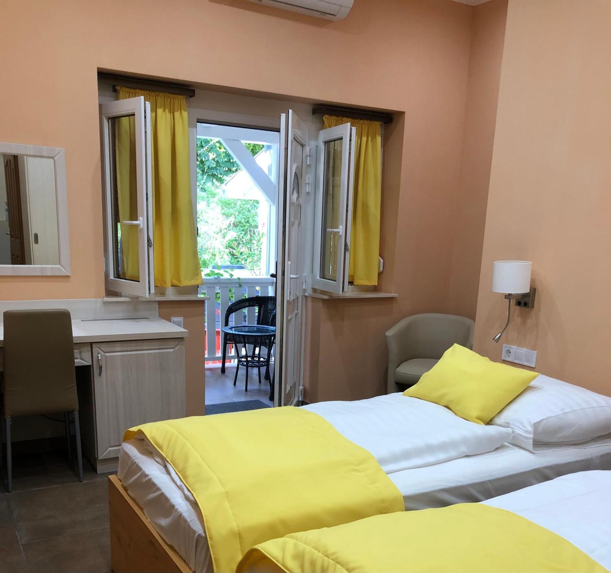 Szem-S Vendeghaz Hotel Balatonszemes Luaran gambar
