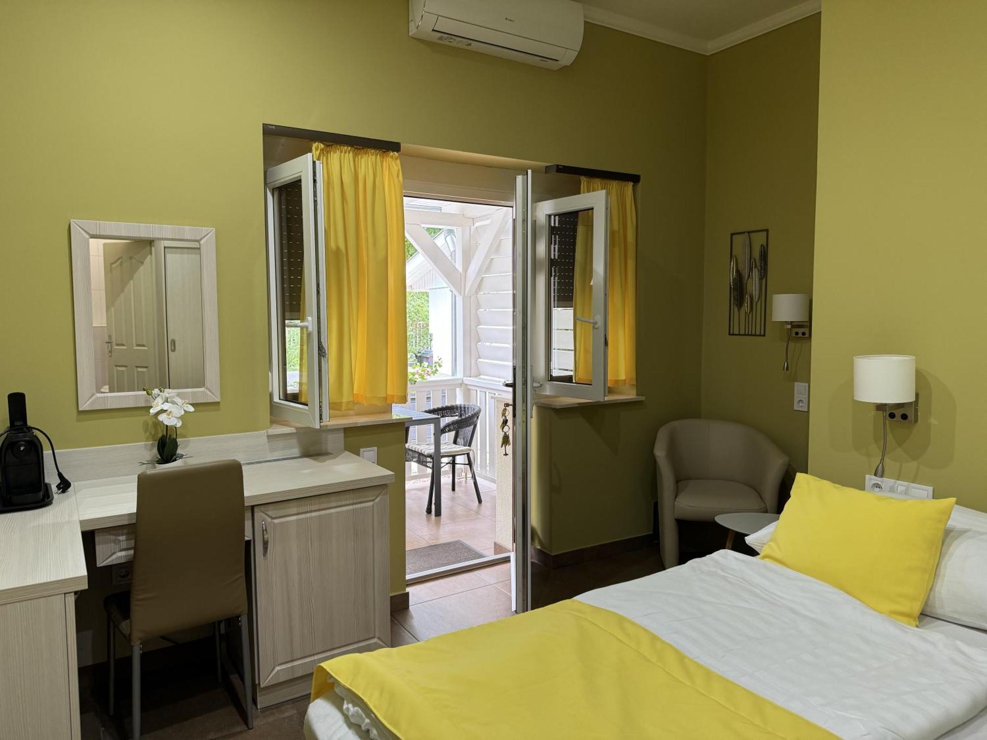 Szem-S Vendeghaz Hotel Balatonszemes Luaran gambar